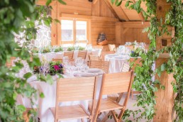 Centre de table et décor confectionnés par l'atelier Lilas Wood fleuriste mariage à Annecy, Genève, Chambéry, Grenoble en Savoie et Haute Savoie.