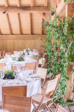 Centre de table et décor confectionnés par l'atelier Lilas Wood fleuriste mariage à Annecy, Genève, Chambéry, Grenoble en Savoie et Haute Savoie.
