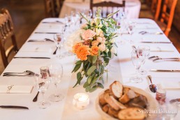 Centre de table confectionné par l'atelier Lilas Wood fleuriste mariage Beaujolais & Bourgogne, fleuriste mariage Lyon, fleuriste mariage Dijon, fleuriste mariage Mâcon, fleuriste mariage Rhône Alpes.